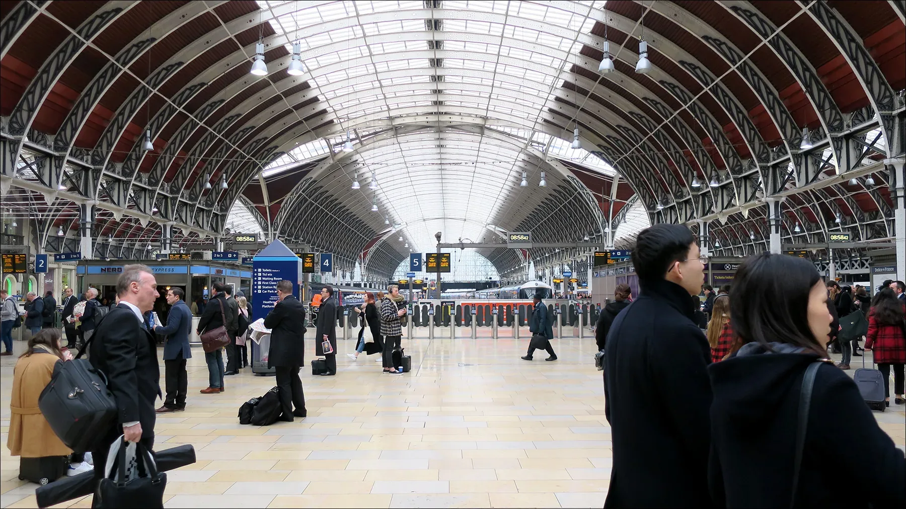Busy Paddington station concourse